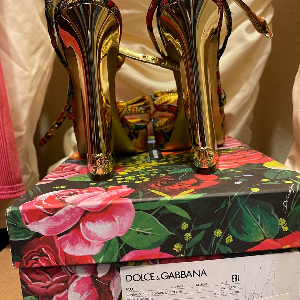 Dolce & Cabana sandals - Picture 6 of 7